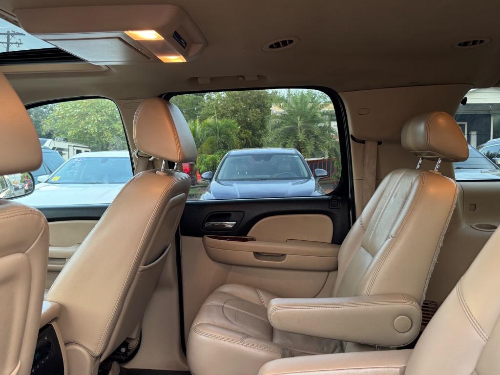 2007 Chevrolet Suburban - $8,900