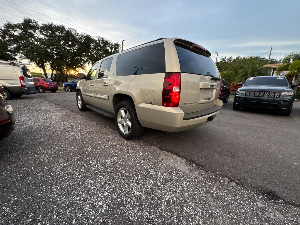 2007 Chevrolet Suburban - $8,900