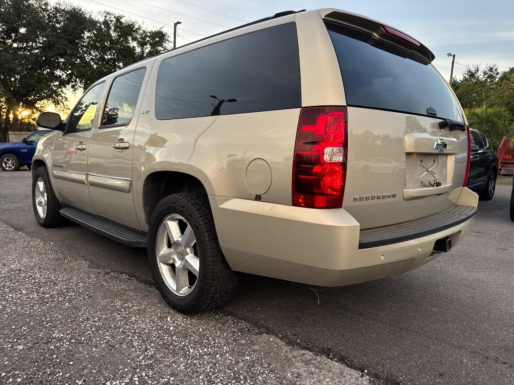 2007 Chevrolet Suburban - $8,900