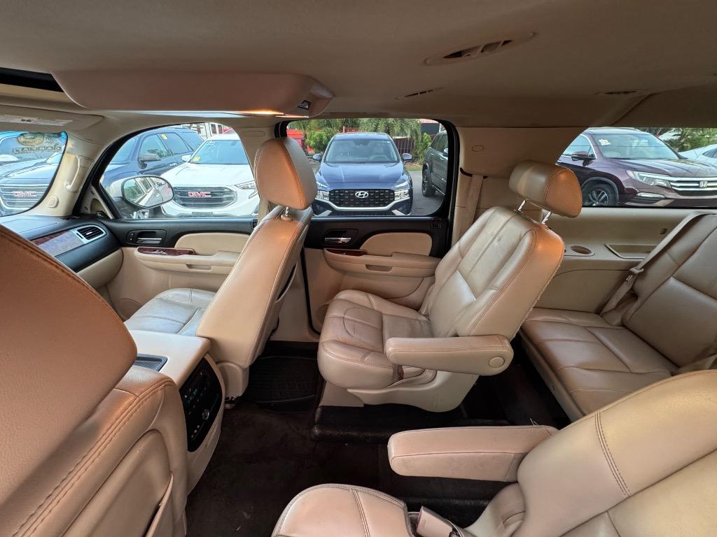 2007 Chevrolet Suburban - $8,900
