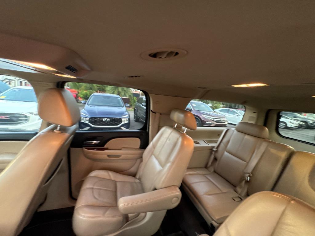 2007 Chevrolet Suburban - $8,900