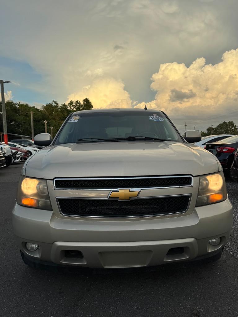 2007 Chevrolet Suburban - $8,900