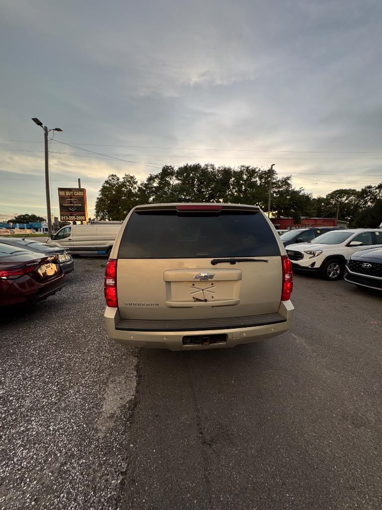2007 Chevrolet Suburban - $8,900