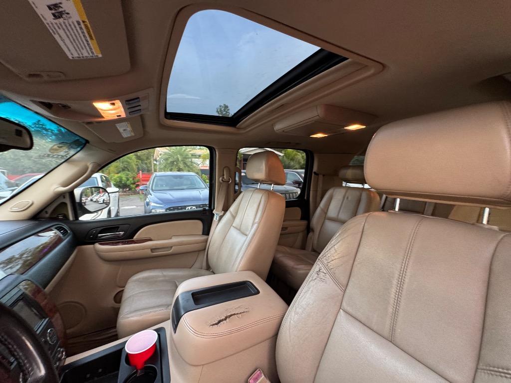2007 Chevrolet Suburban - $8,900