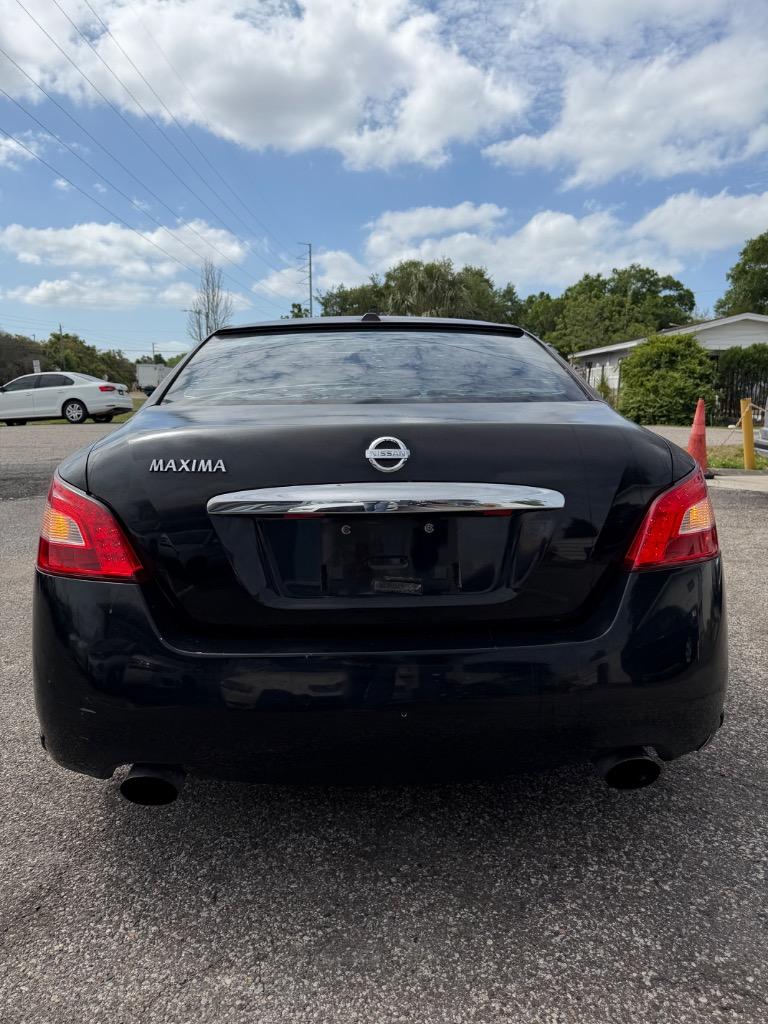 2010 Nissan Maxima - $3,900