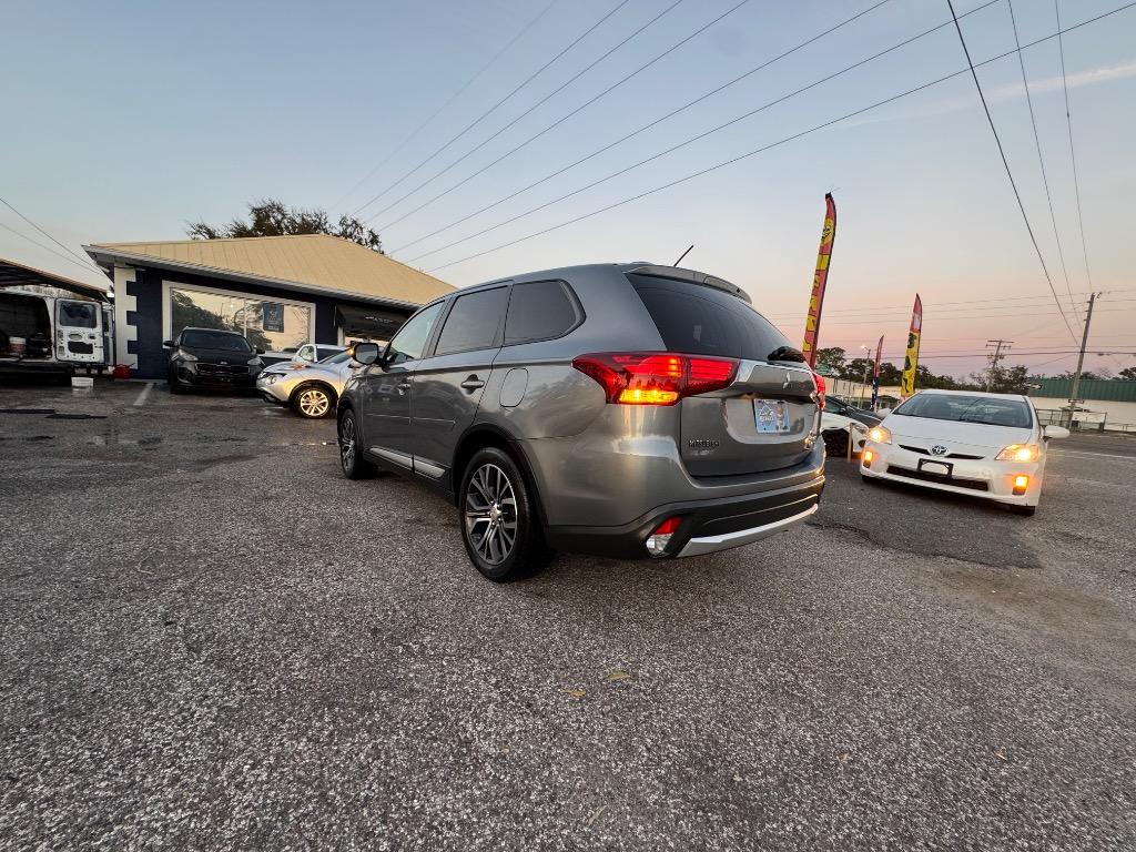 2016 Mitsubishi Outlander - $14,900