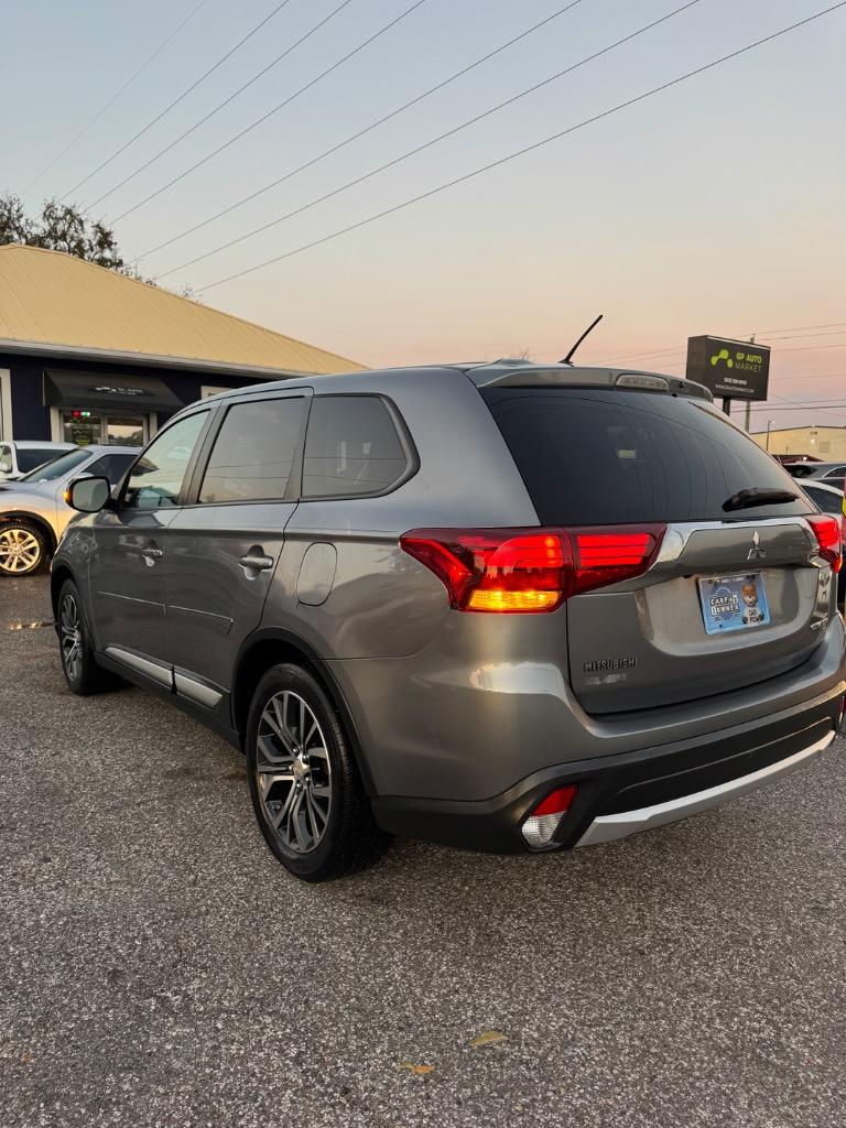2016 Mitsubishi Outlander - $14,900