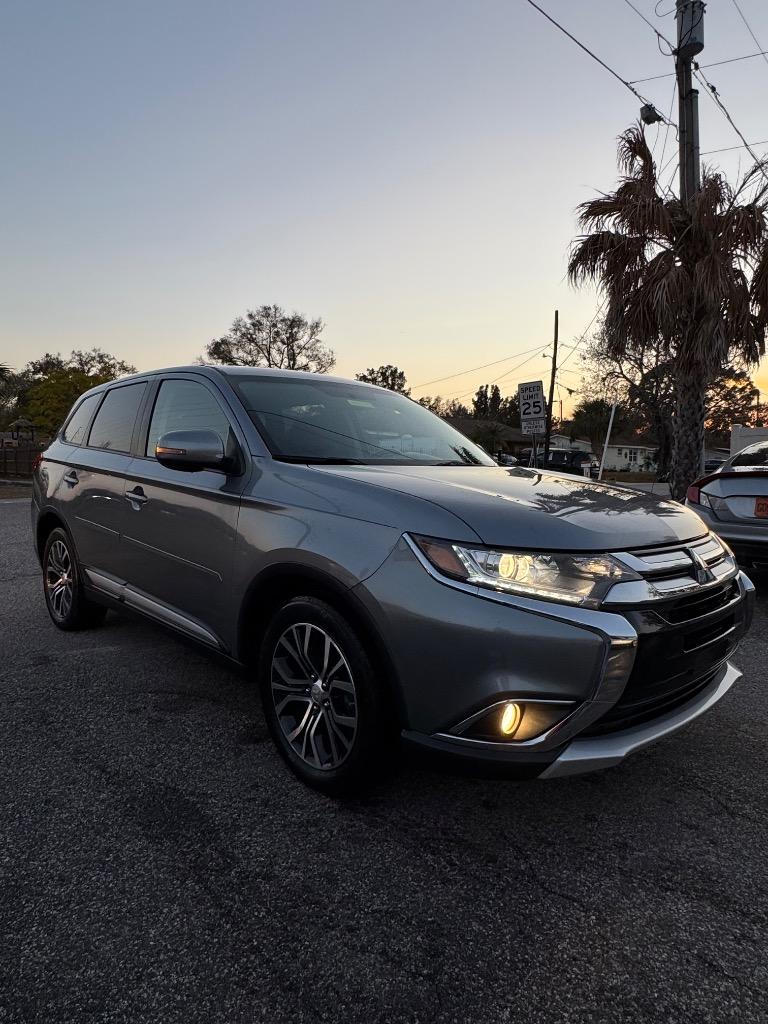 2016 Mitsubishi Outlander - $14,900