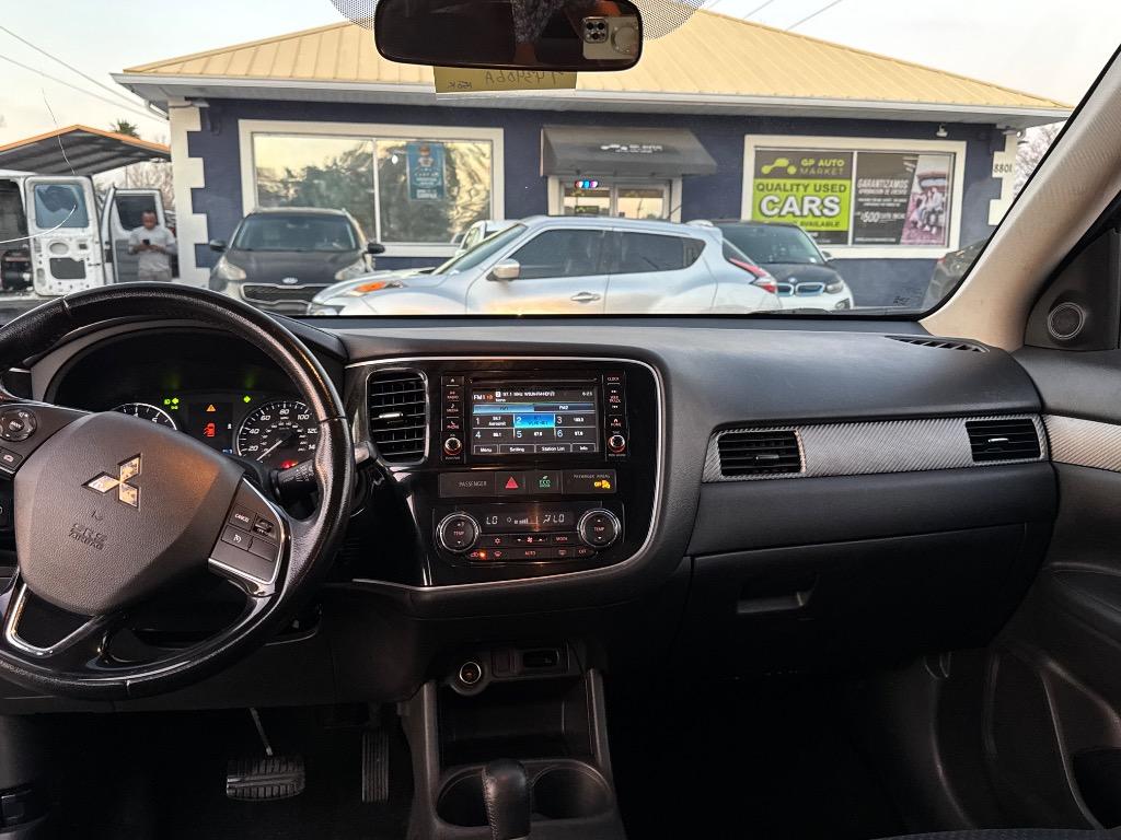 2016 Mitsubishi Outlander - $14,900