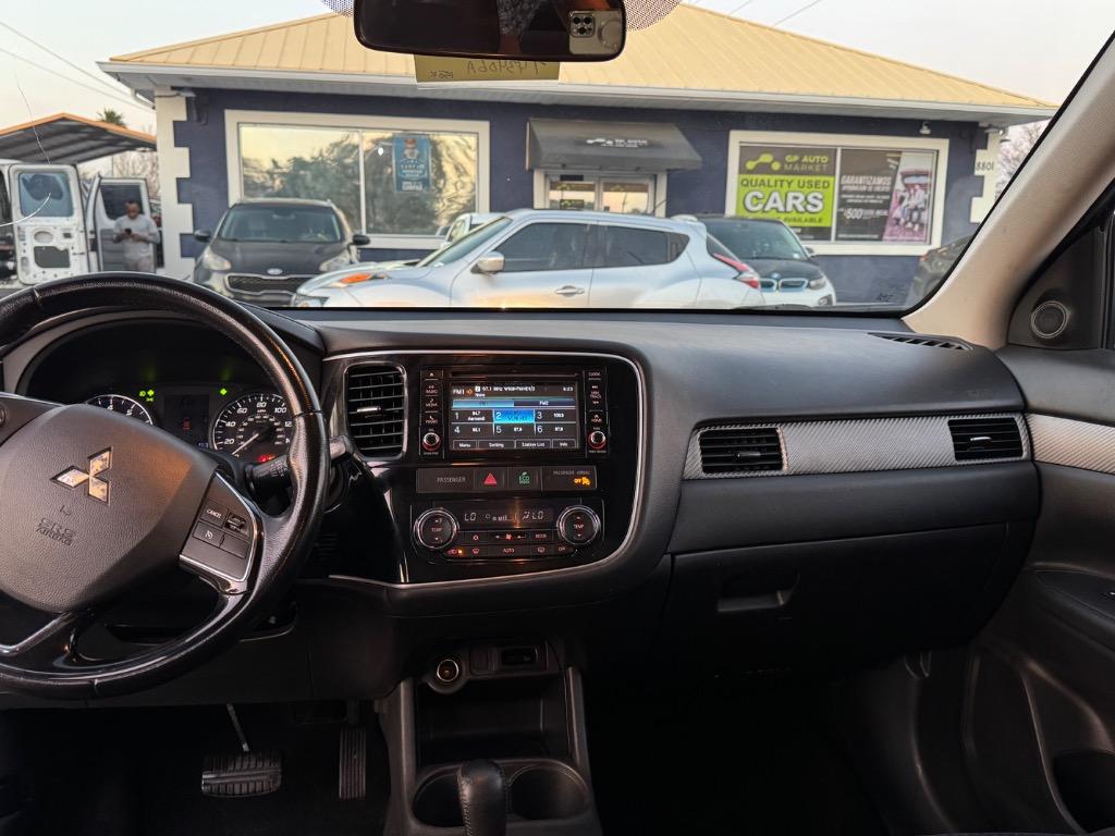 2016 Mitsubishi Outlander - $14,900