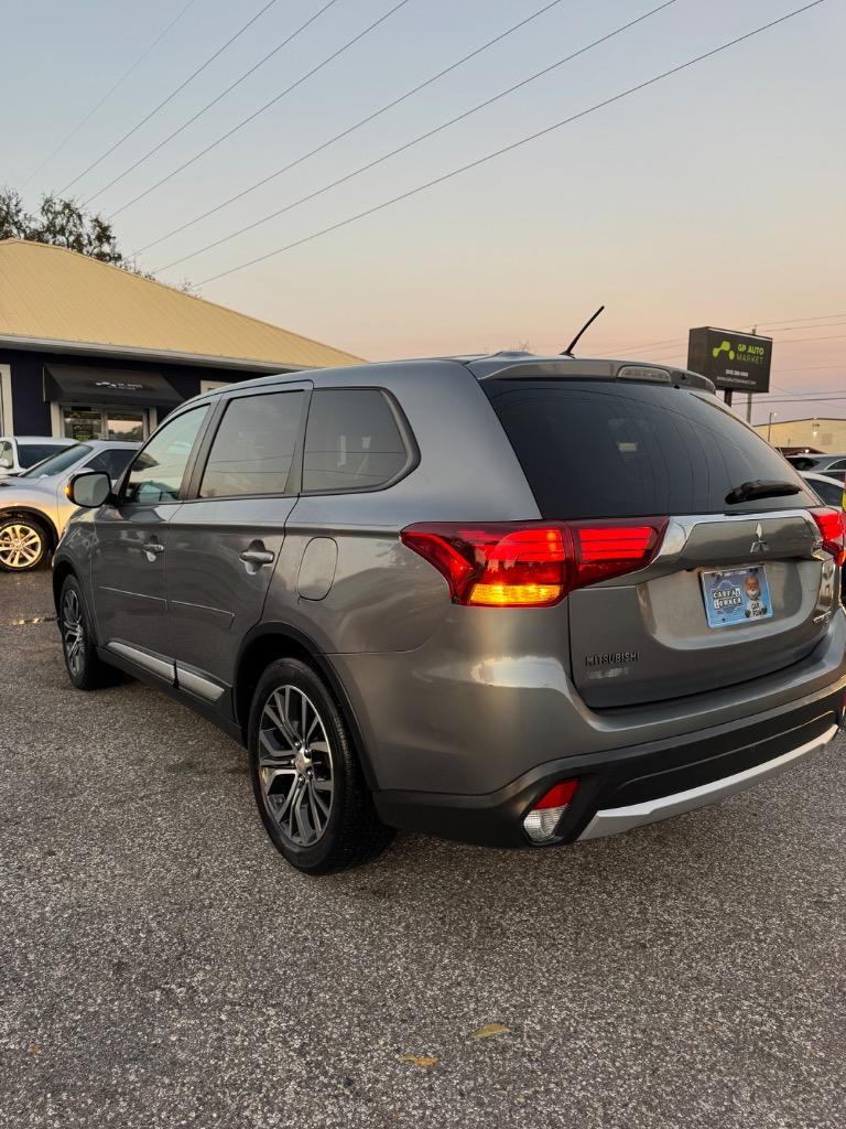 2016 Mitsubishi Outlander - $14,900