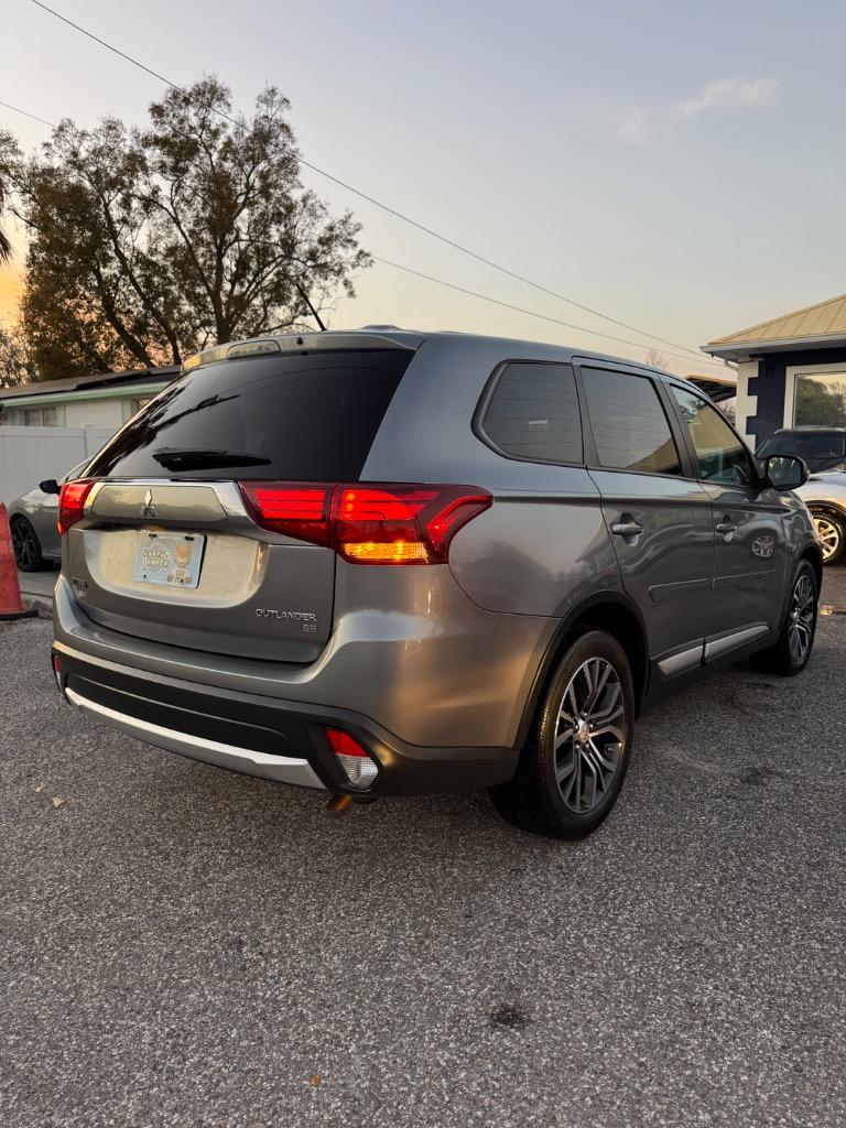 2016 Mitsubishi Outlander - $14,900