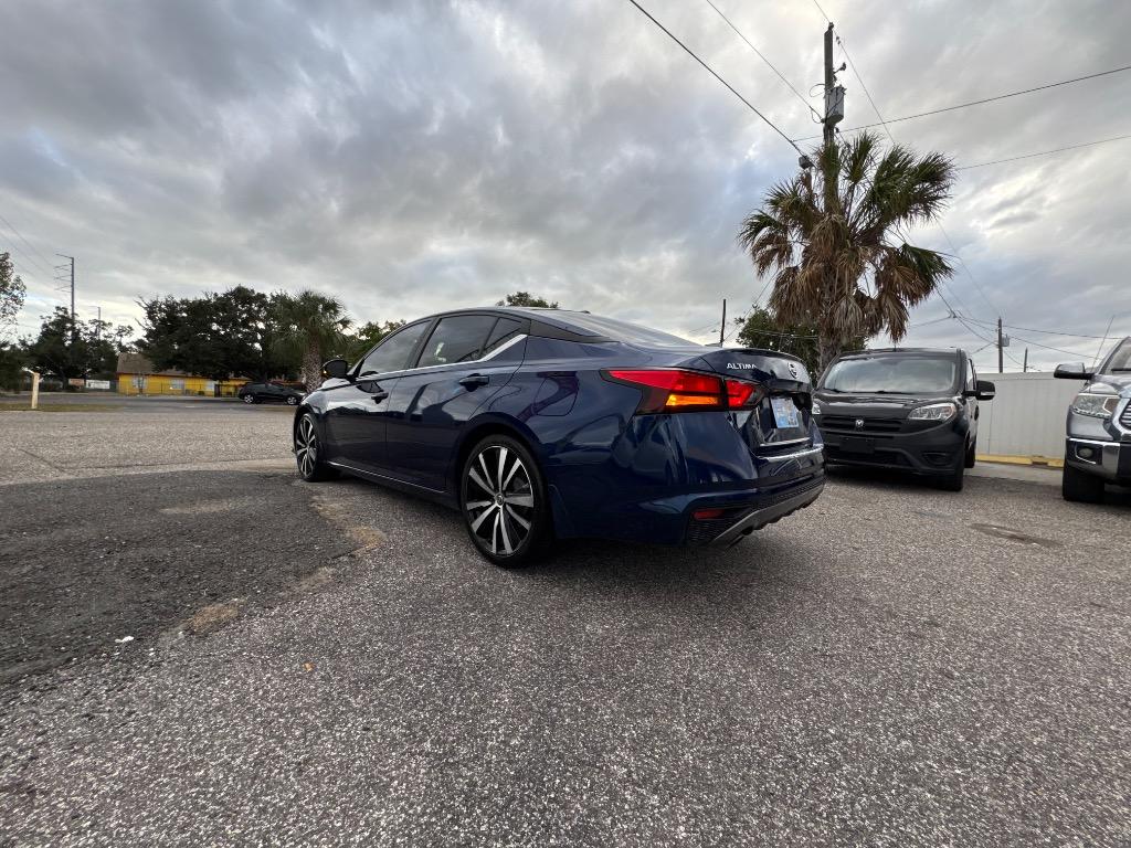 2020 Nissan Altima - $12,900
