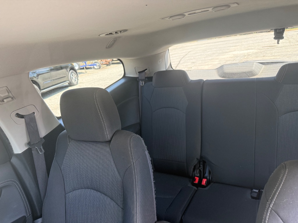 2017 Chevrolet Traverse - $8,995