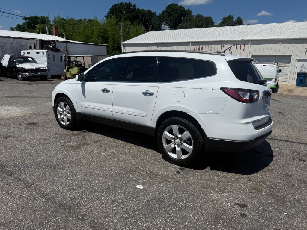 2017 Chevrolet Traverse - $8,995