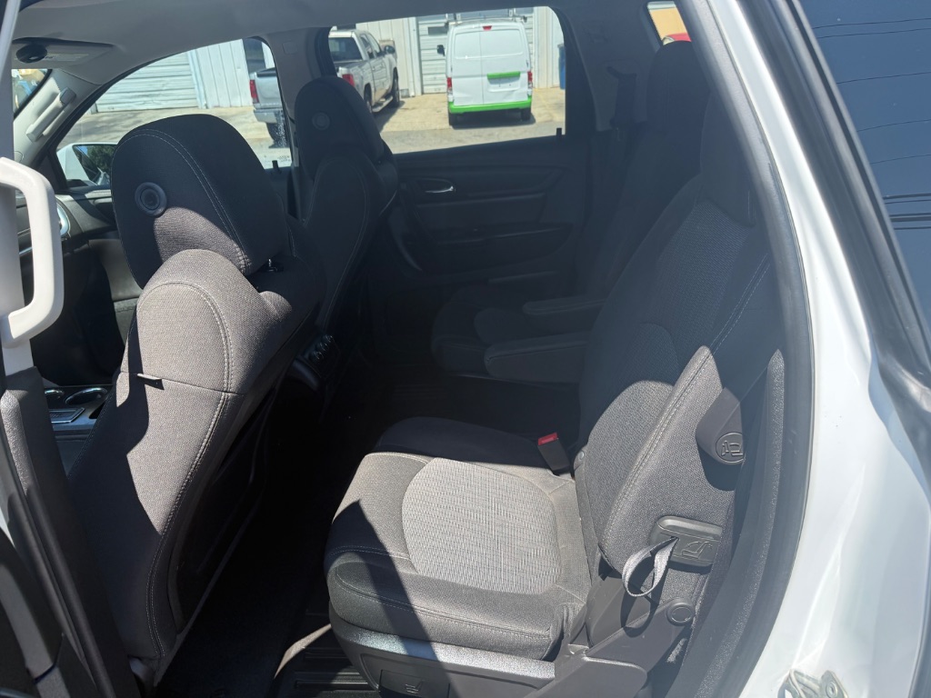 2017 Chevrolet Traverse - $8,995