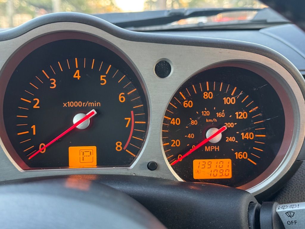 2005 Nissan 350Z - $8,900
