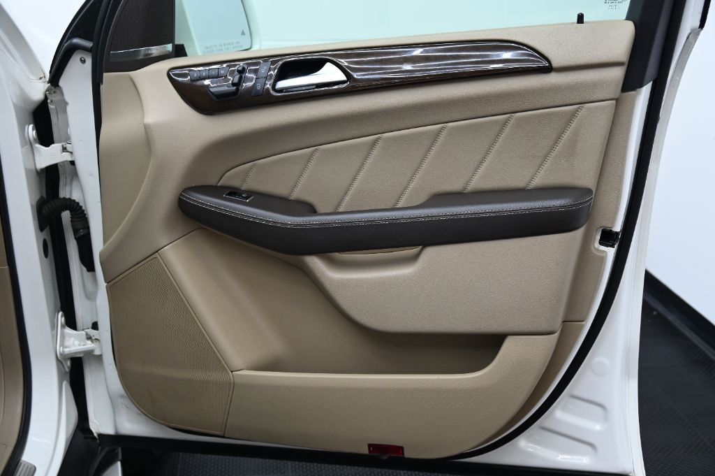 2016 Mercedes-Benz GL-Class - $11,985