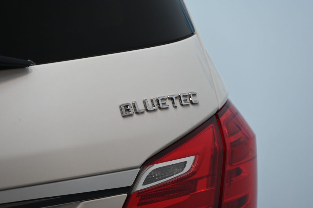 2016 Mercedes-Benz GL-Class - $11,985