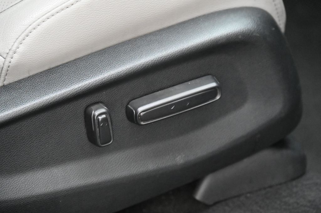 2017 Honda CR-V - $14,988