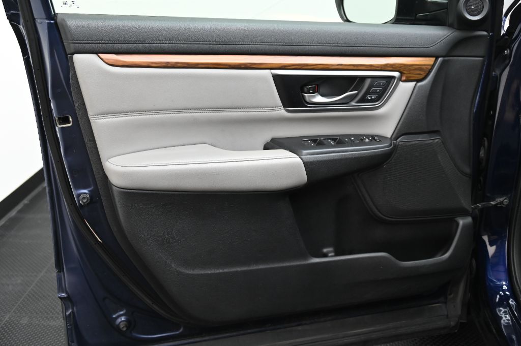 2017 Honda CR-V - $14,988