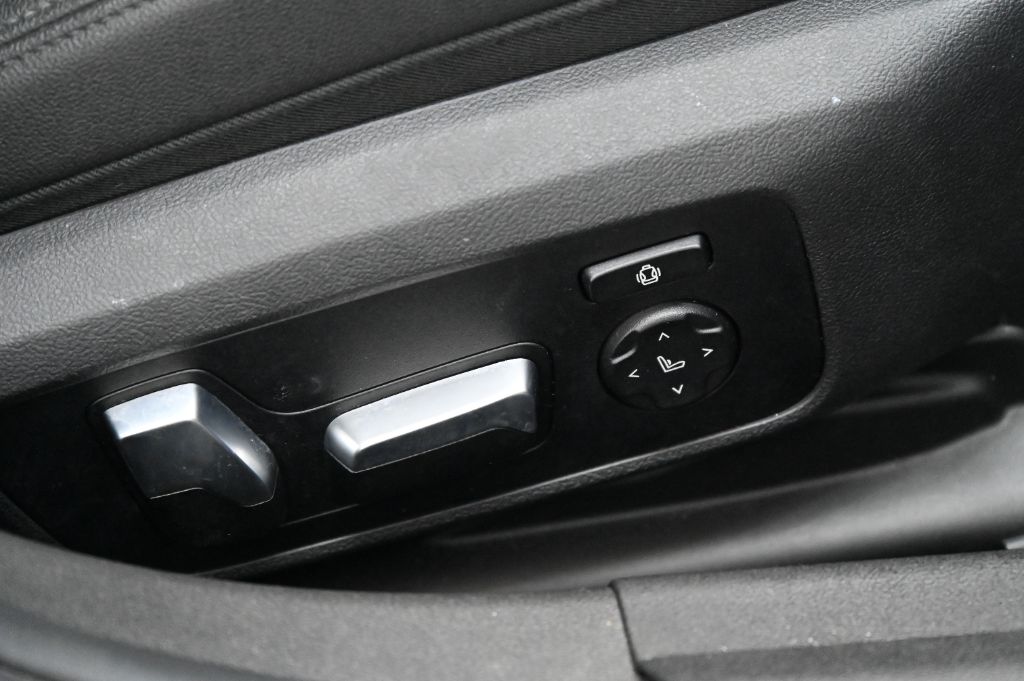 2020 BMW 3 Series - $31,990