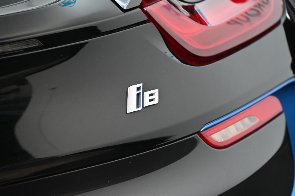 2016 BMW i8 - $41,888
