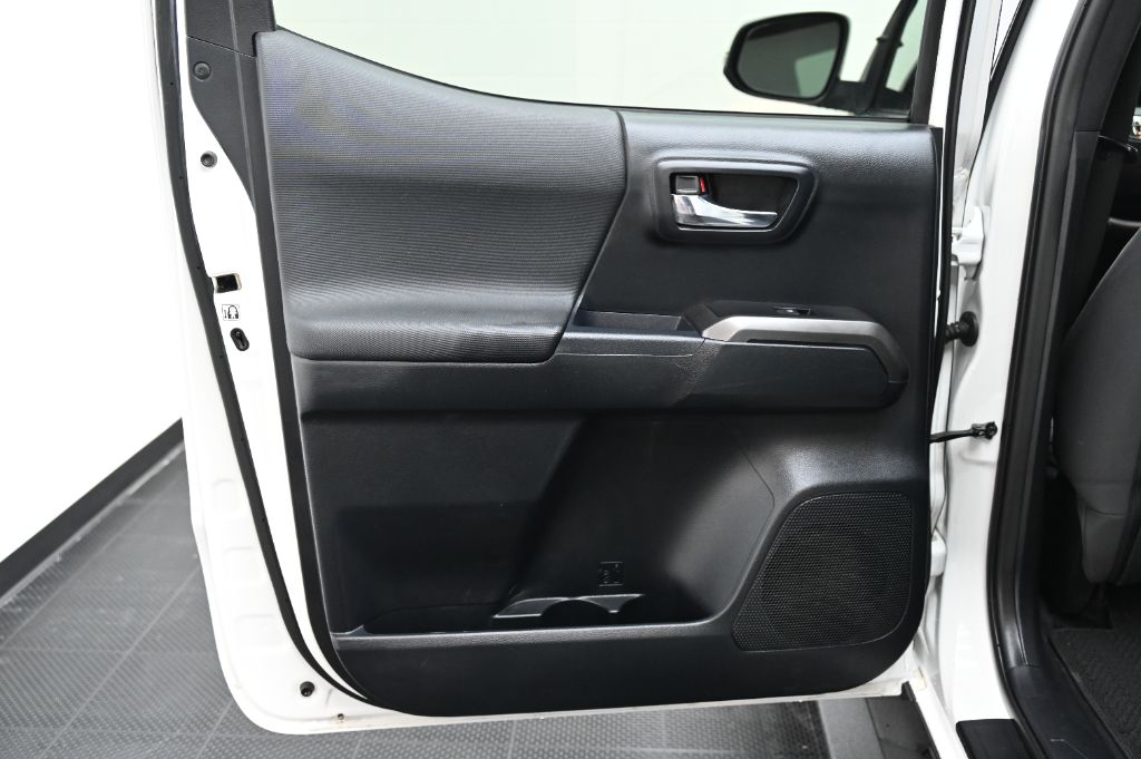 2016 Toyota Tacoma - $28,988