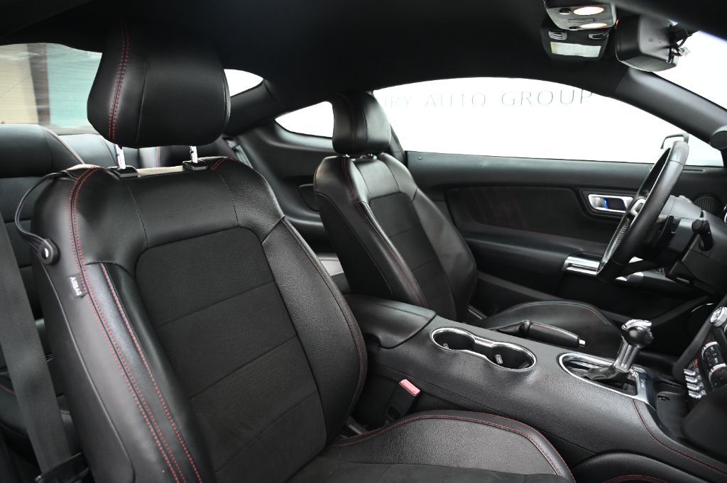 2019 Ford Mustang - $29,202