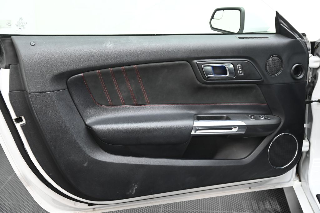 2019 Ford Mustang - $29,202