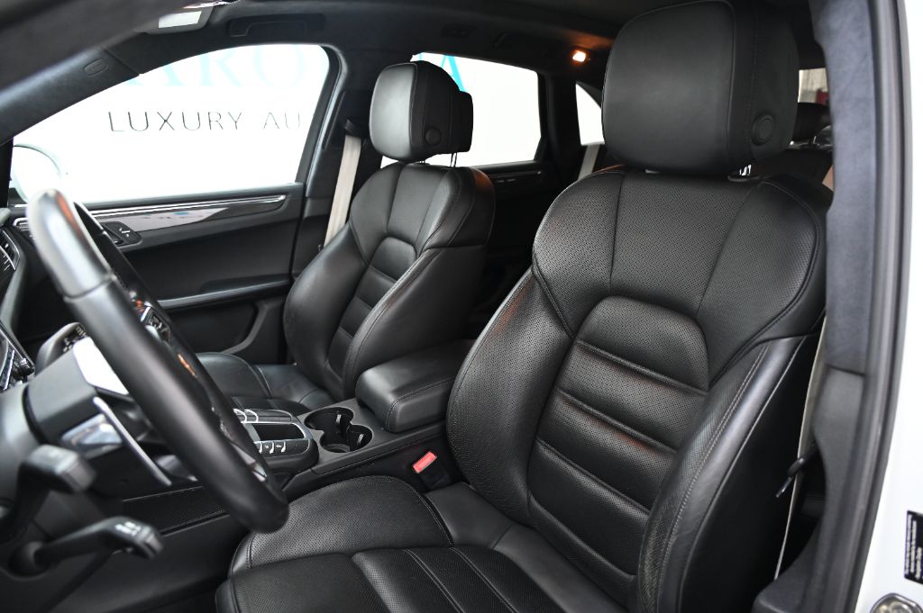 2016 Porsche Macan - $29,988
