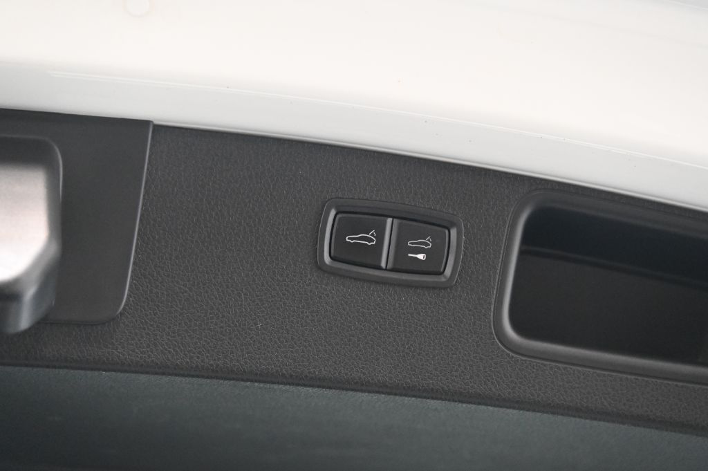 2016 Porsche Macan - $29,988
