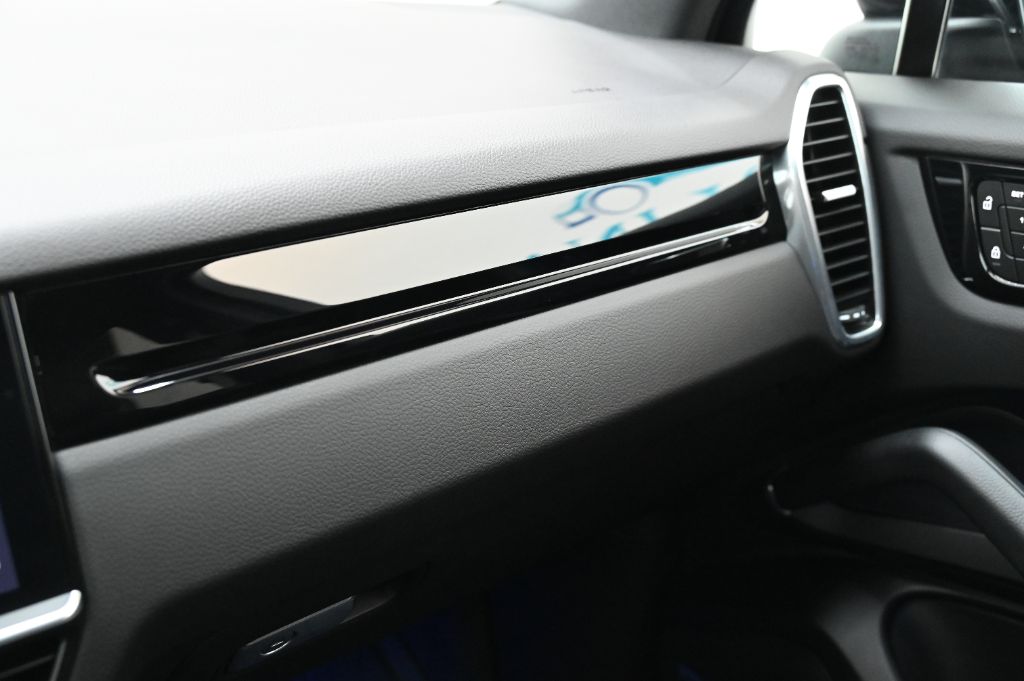 2023 Porsche Cayenne - $53,988