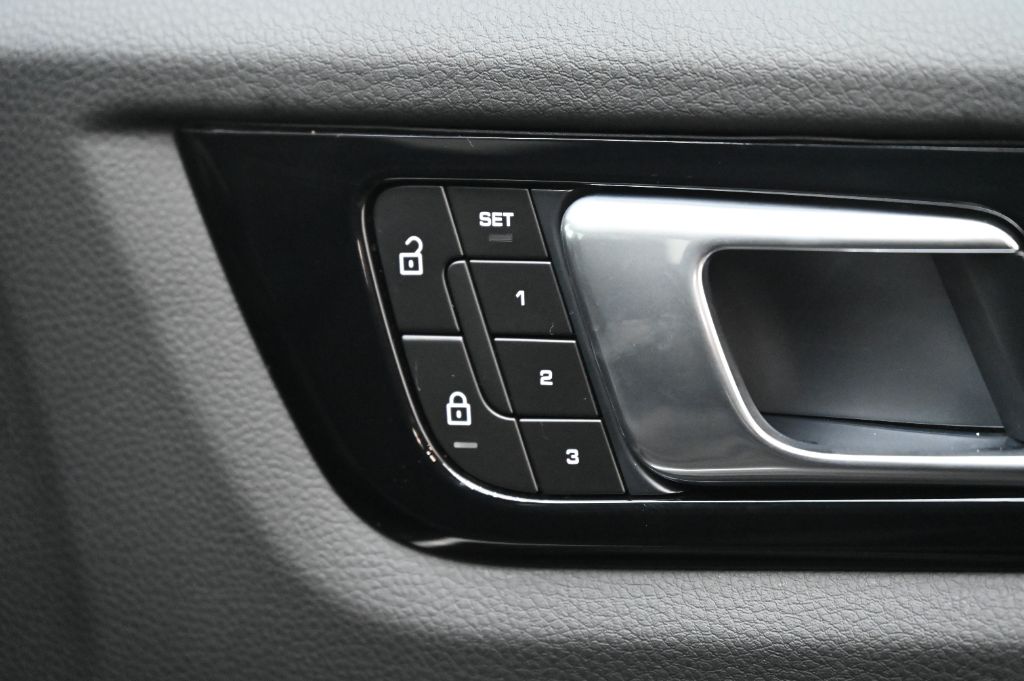 2023 Porsche Cayenne - $53,988