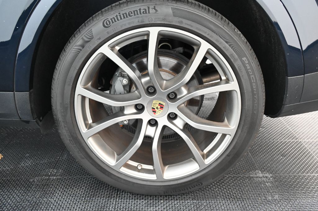 2023 Porsche Cayenne - $53,988