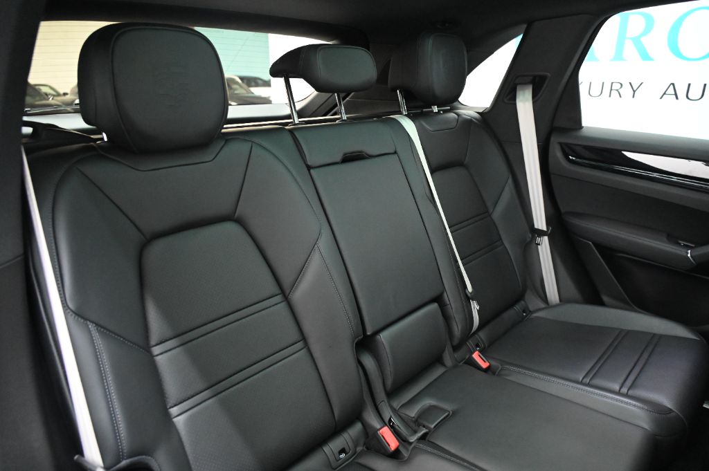 2023 Porsche Cayenne - $53,988