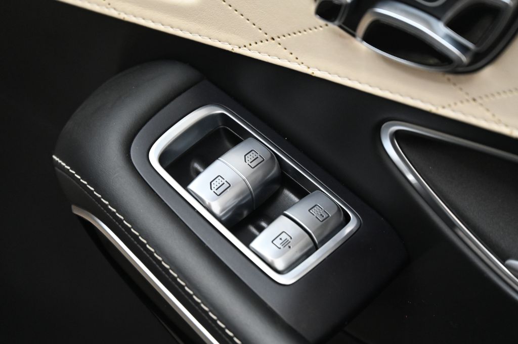 2015 Mercedes-Benz S-class - $41,988
