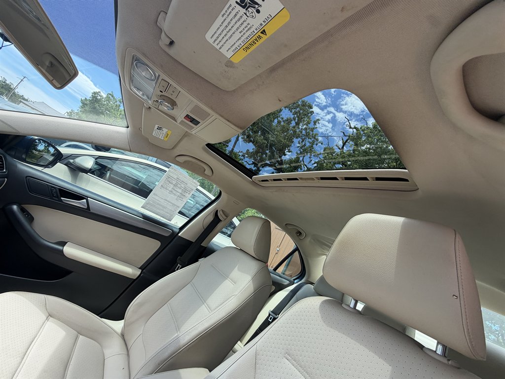 2016 Volkswagen Jetta - $8,500
