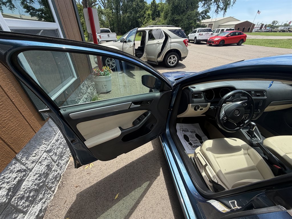 2016 Volkswagen Jetta - $8,500