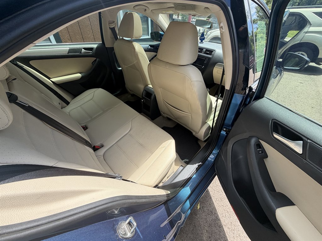 2016 Volkswagen Jetta - $8,500