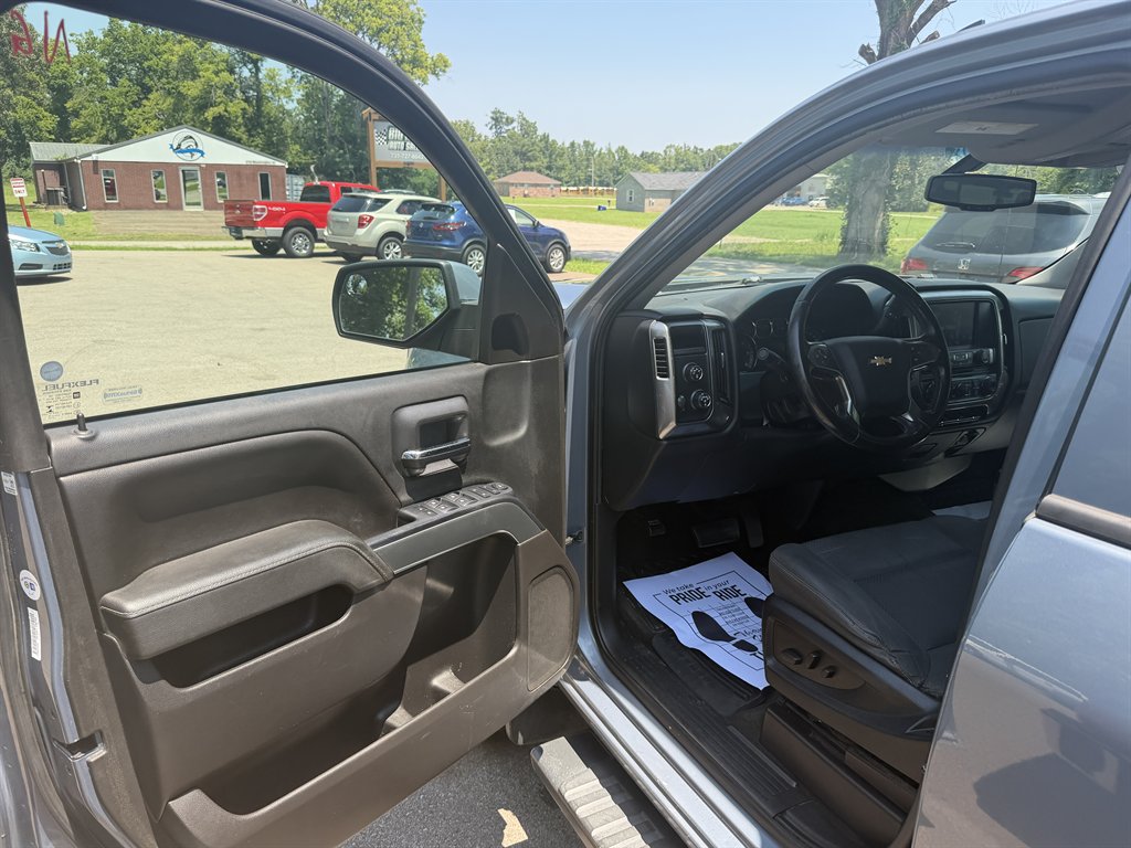 2016 Chevrolet Silverado 1500 - $13,900