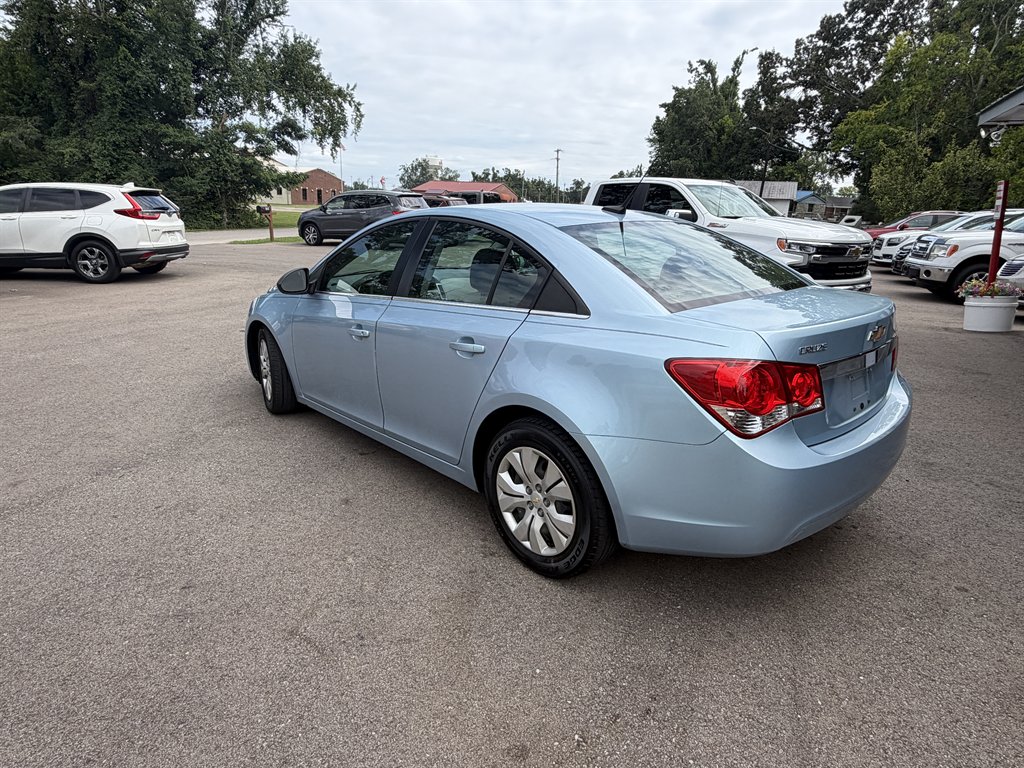 2012 Chevrolet Cruze - $8,900