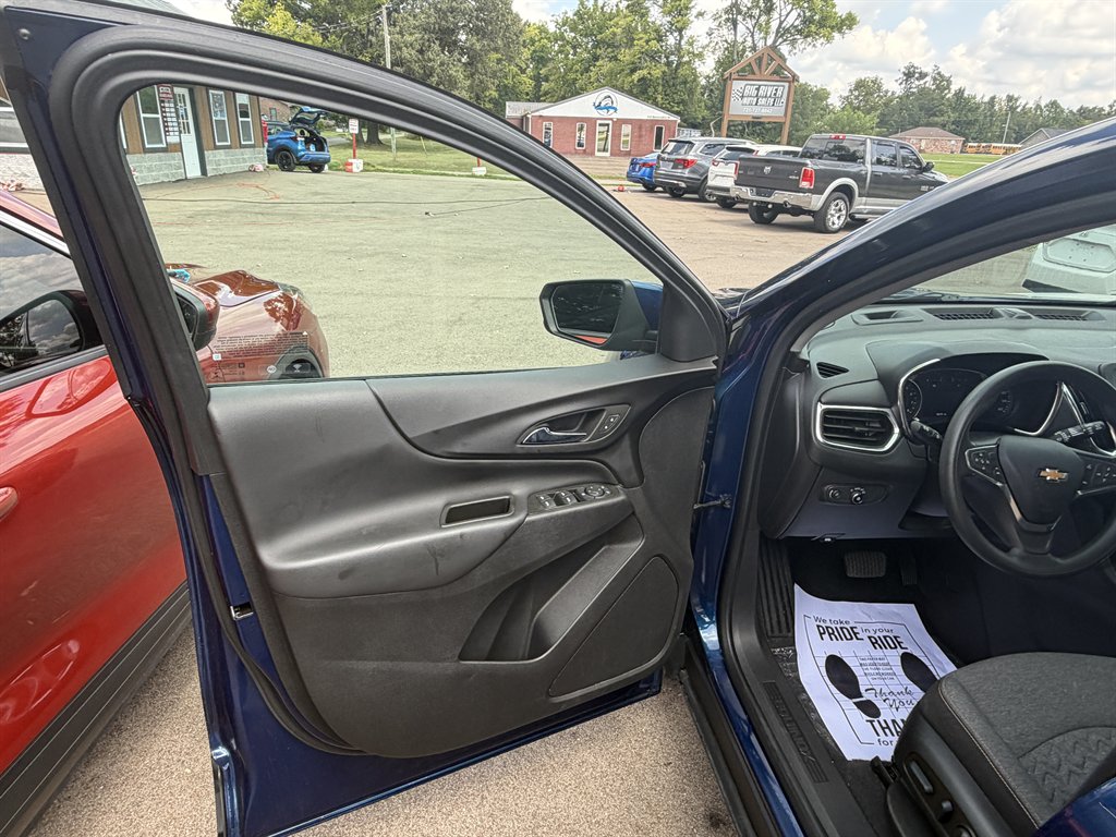 2022 Chevrolet Equinox - $20,900