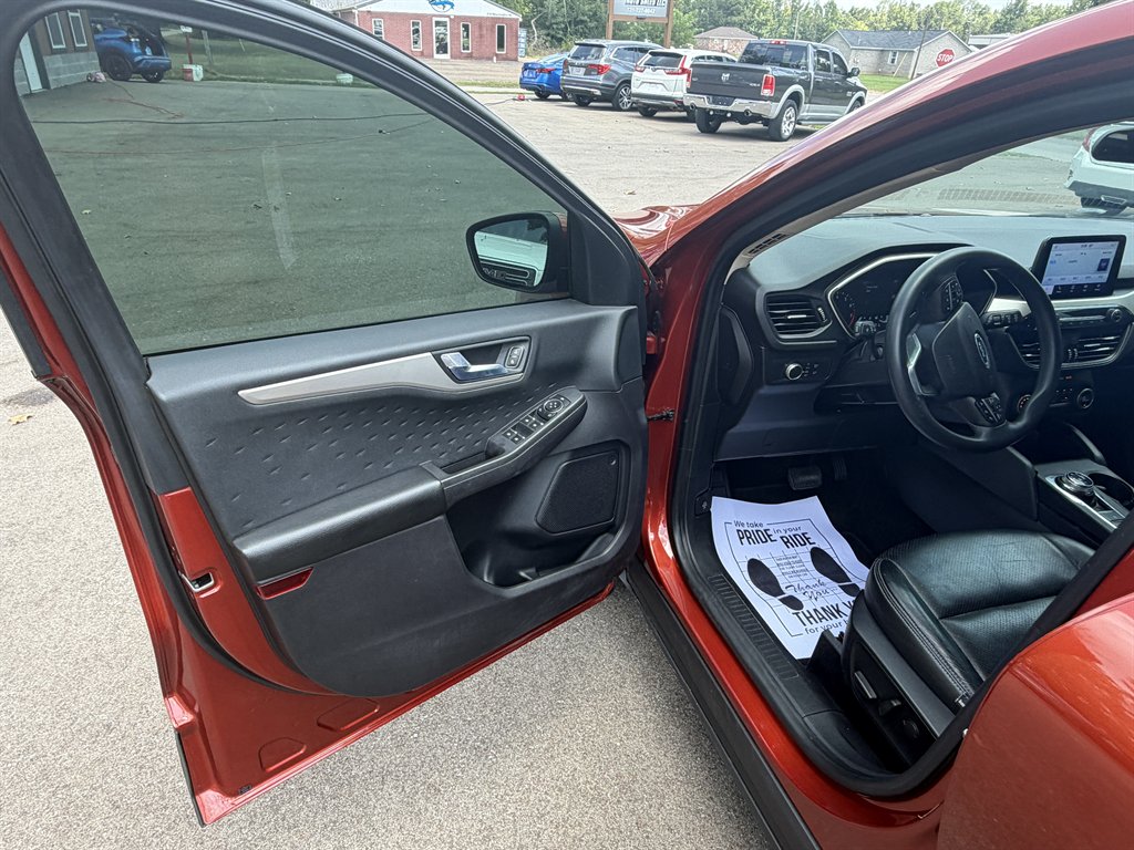 2020 Ford Escape - $13,900