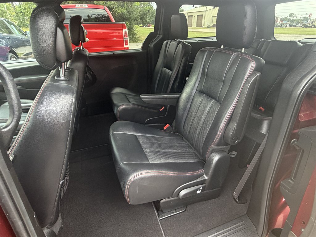 2017 Dodge Grand Caravan - $7,900
