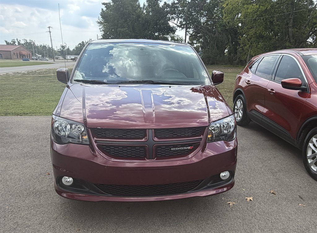 2017 Dodge Grand Caravan - $7,900