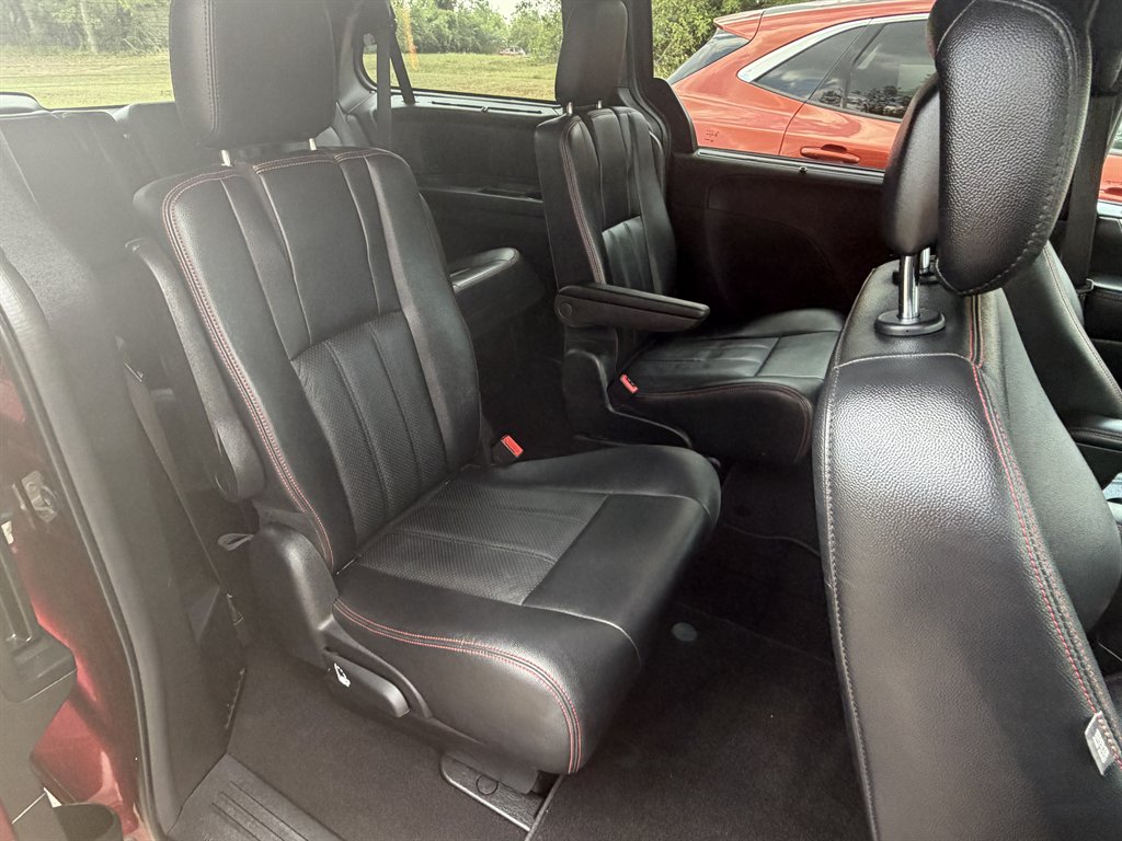 2017 Dodge Grand Caravan - $7,900
