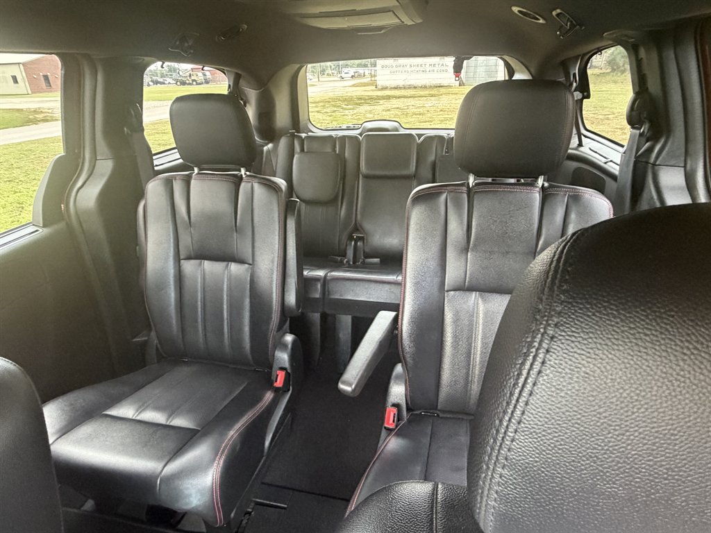 2017 Dodge Grand Caravan - $7,900