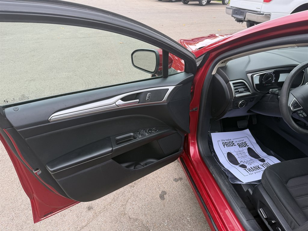2020 Ford Fusion - $13,900