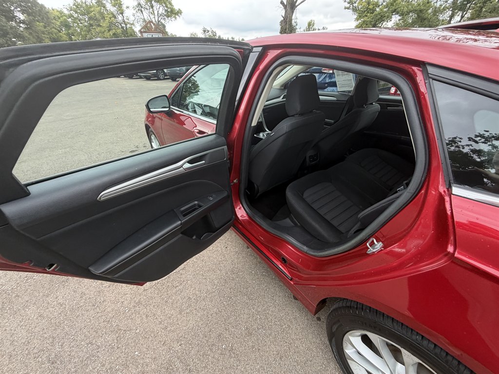 2020 Ford Fusion - $13,900